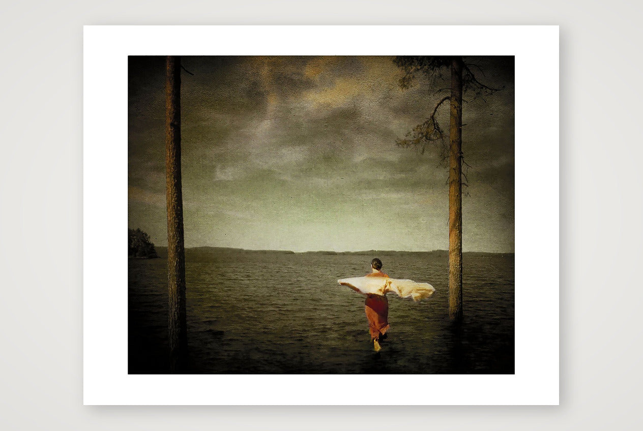 Ana Priscila Rodriguez – No Feet But Water — 35×28cm, 14×11" Print only